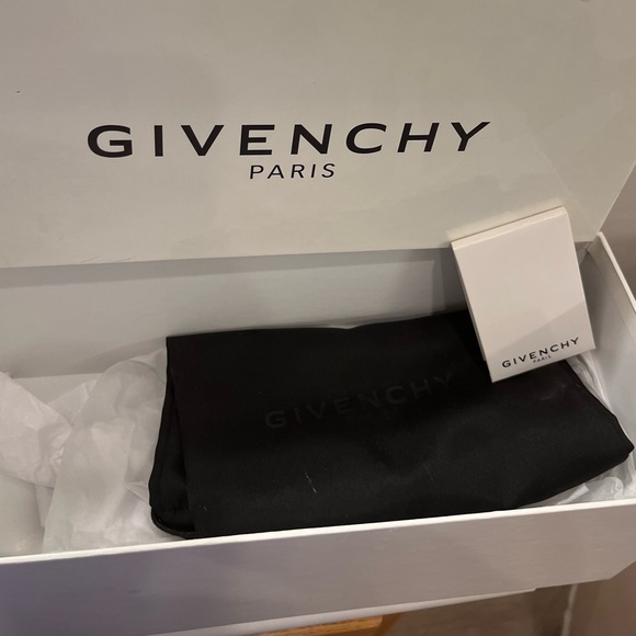 NEW Givenchy Slides - Picture 4 of 4